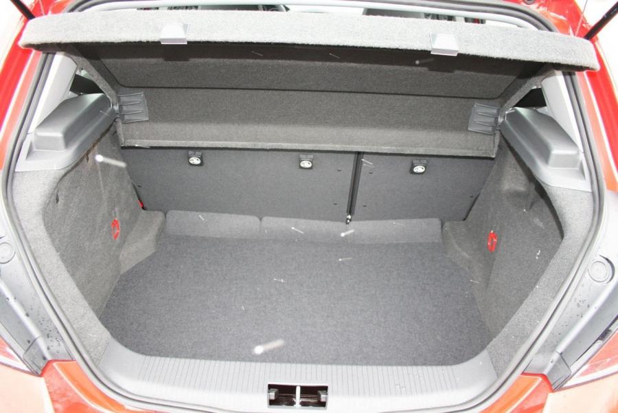 Багажник Saturn Astra XR 5-Door 2008 года  (фото 26 из 47)
